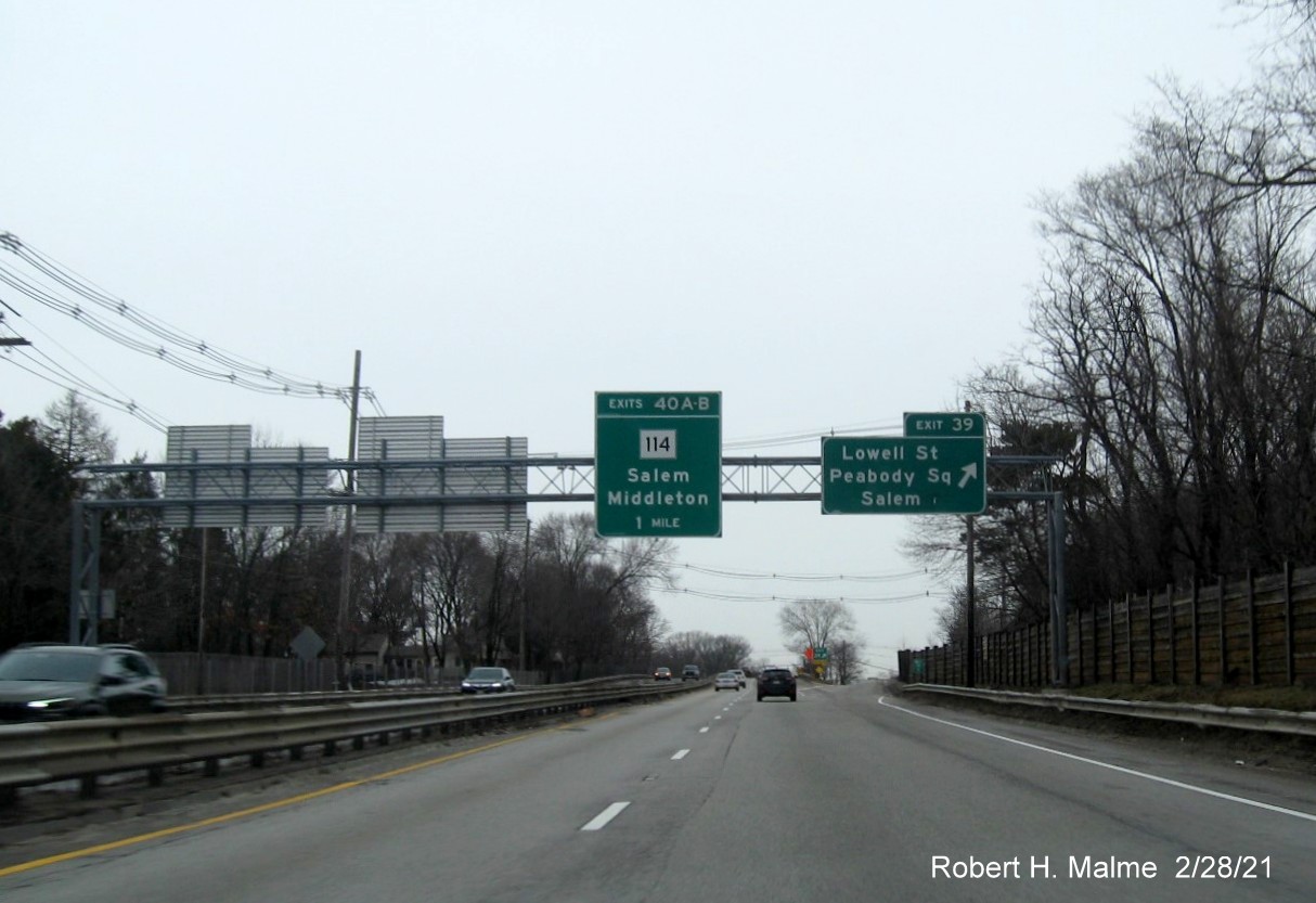 Image of overhead ramp sign for Lowell Street exit with new milepost based exit number on MA 128 North in Peabody, February 2021