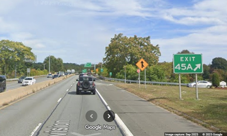 Image of new gore sign for the South Route 1A exit on MA 128 North in Beverly, Google 
	Maps Street View, September 2025