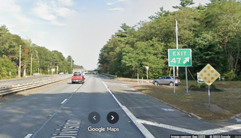Image of new gore sign for MA 22 exit on MA 128 North in Beverly, 
	Google Maps Street View, September 2025