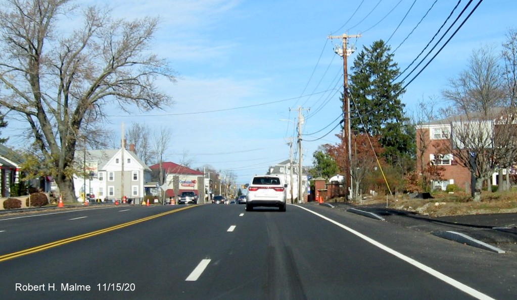 Image of open 4-lanes of traffic on MA 18 approaching intersection with Pleasant Street in South Weymouth, November 2020