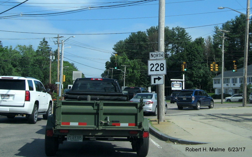 Image taken of erroneously placed MA 228 North trailblazer on MA 53 South in Hingham