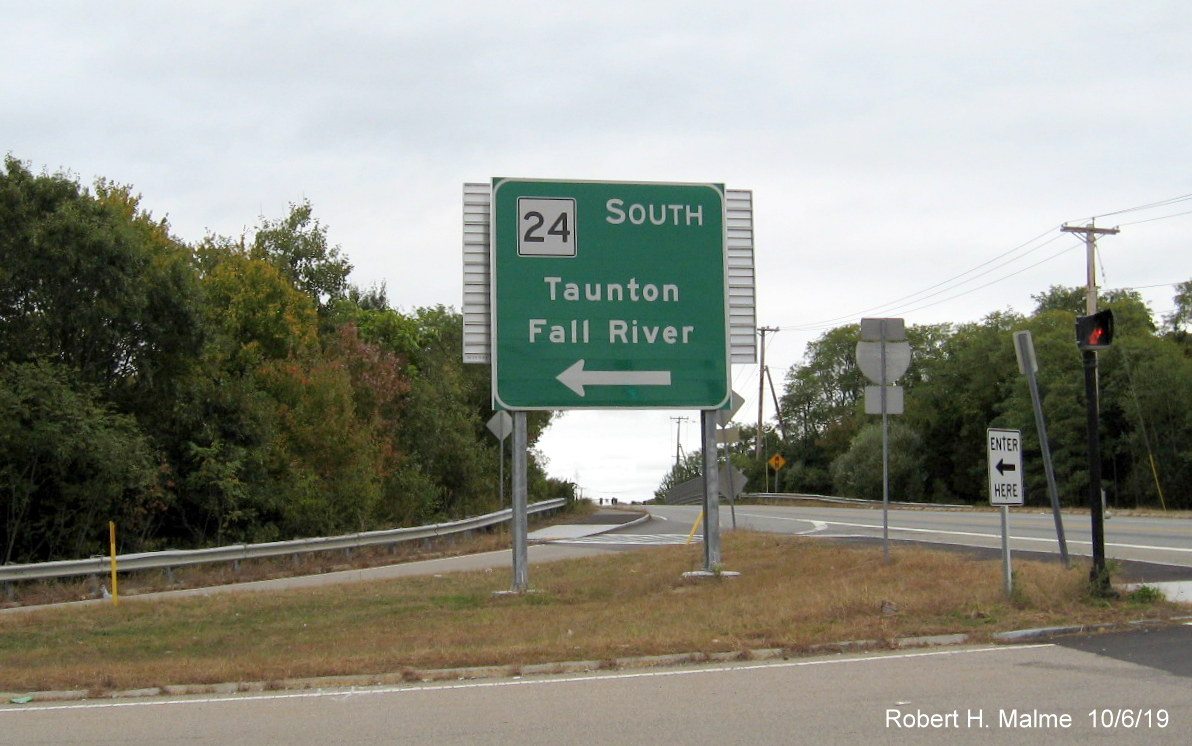Image of recently placed ramp guide sign for MA 24 South on MA 104 East in Bridgwater