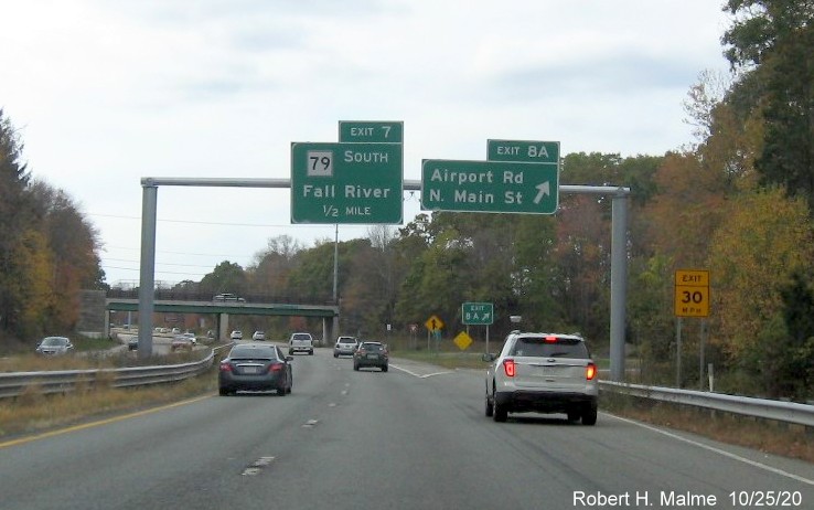 Image of recently placed MA 79 South advance sign and Airport Road/North Main Street exit sign on MA 24 South in Fall River