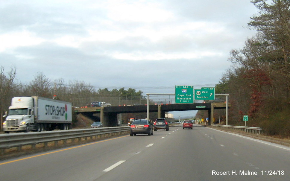 Image of overhead signs at US 44 exit on MA 24 North in Taunton in Nov. 2018