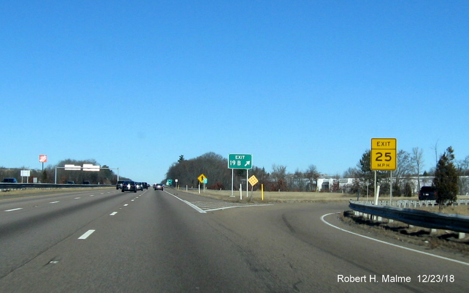 Image of newly placed gore sign for Harrison Blvd exit on MA 24 North in Avon