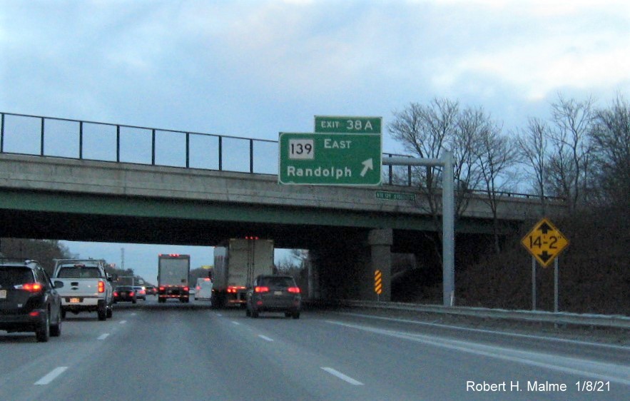 Image of overhead ramp sign for MA 139 East exit with new milepost based exit number on MA 24 South in Stoughton, January 2021