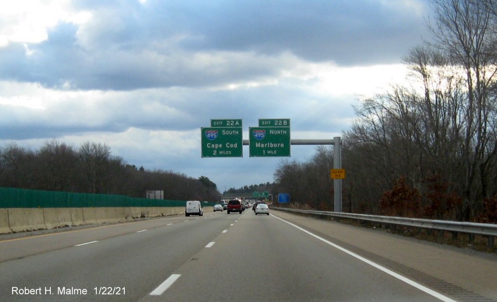 Image of advance overhead signage for I-495 exits with new milepost based exit number on MA 24 South in Bridgewater, January 2021