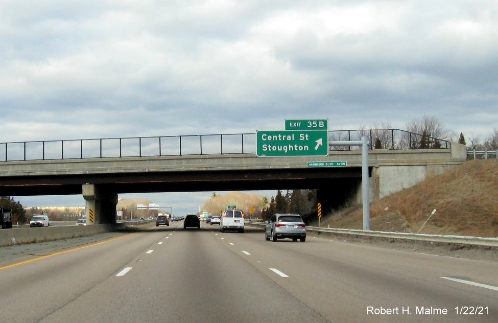 Image overhead ramp sign for Central Street exit with new milepost based exit number on MA 24 North in Avon, January 2021