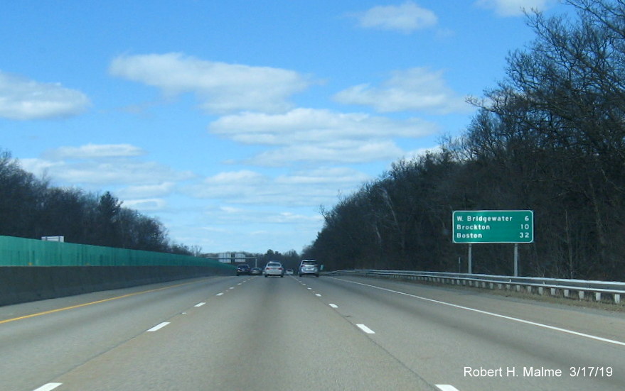 Image of new post-interchange distance sign on MA 24 North following MA 104 exit in Bridgewater
