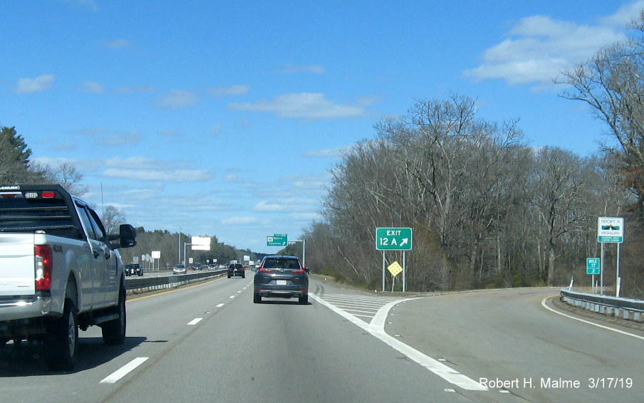 Image of newly installed gore sign for MA 140 South exit on MA 24 North in Taunton