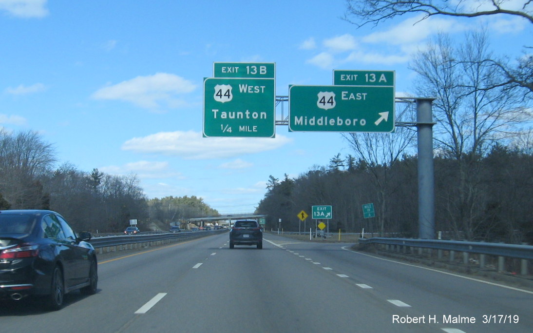 Image of new style overhead signs for US 44 exit not to be replaced along MA 24 North in Raynham