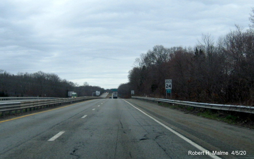 Image of new South MA 24 reassurance marker after US 6 exit in Fall River, taken in April 2020