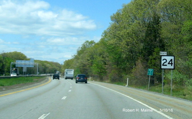 Image of CT style MA 24 North reassurance marker after I-195 interchange in Fall River