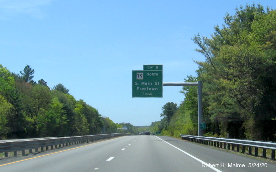 Image of recently placed 1-mile advance overhead sign for MA 79 North exit on MA 24 South in Freetown