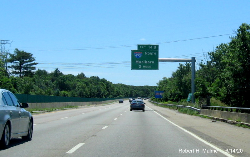 Image of newly placed 2-miles advance overhead sign for I-495 North exit on MA 24 South in Bridgewater, taken June 2020