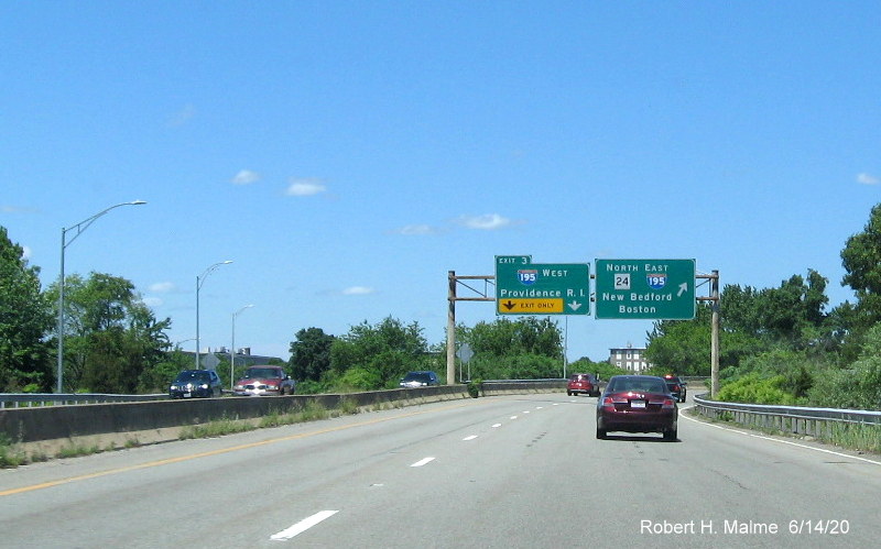 Image of overhead signs at I-195 ramps from MA 24 North in Fall River to be replaced by contract awarded during the summer of 2020
