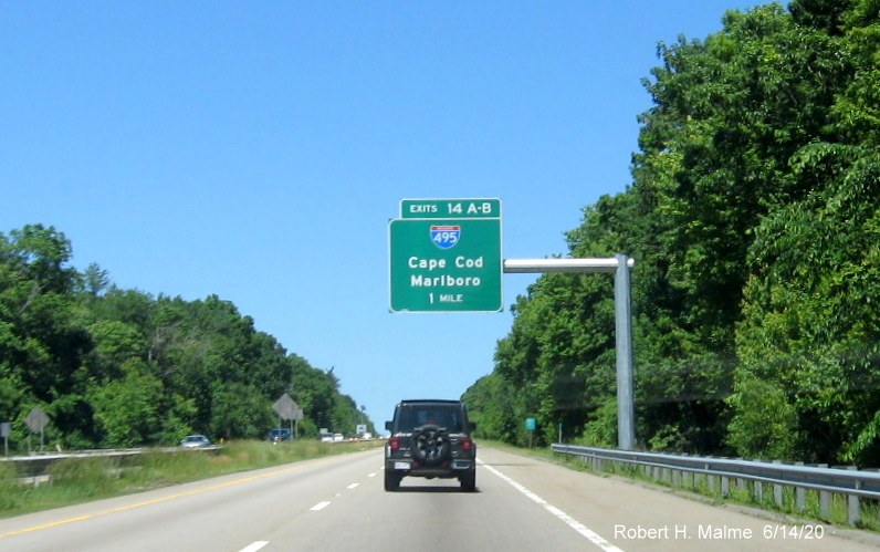 Image of newly placed 1-Mile advance overhead sign for I-495 exit on MA 24 North in Raynham, taken June 2020
