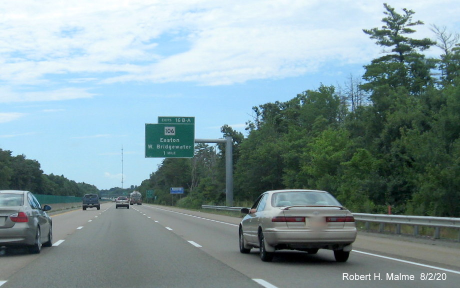 Image of newly placed 1-mile advance overhead sign for MA 106 exits on MA 24 South in West Bridgewater in Aug. 2020
