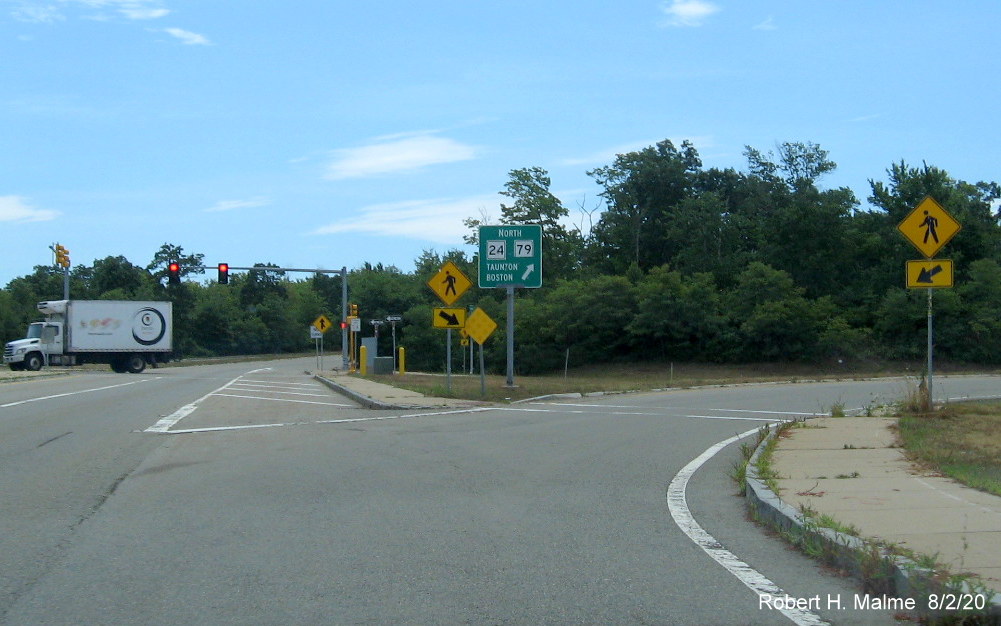 Image of existing ramp guide signage for MA 24/MA 79 North on eastbound Innovation Way in Freetown, August 2020
