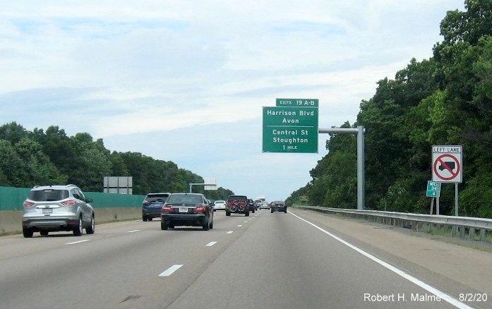 Image of newly placed 1-mile advance sign for the Harrison Blvd/Central St. exit on MA 24 North in Avon, August 2020