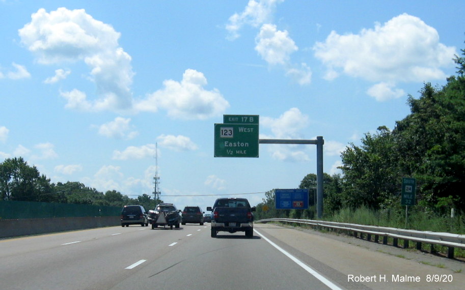 Image of recently placed 1/2 mile advance overhead sign for MA 123 West exit on MA 24 South in Brockton, August 2020