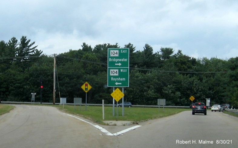 Image of new guide signs at ramp from MA 24 North to MA 104 in Bridgewater, August 2021