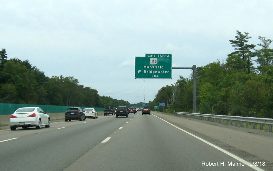 Image of overhead 1-mile advance sign for MA 106 exit on MA 24 South in West Bridgewater