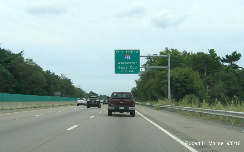 Image of overhead 2-Mile Advance sign for I-495 exit on MA 24 South in Bridgewater in Sept. 2018