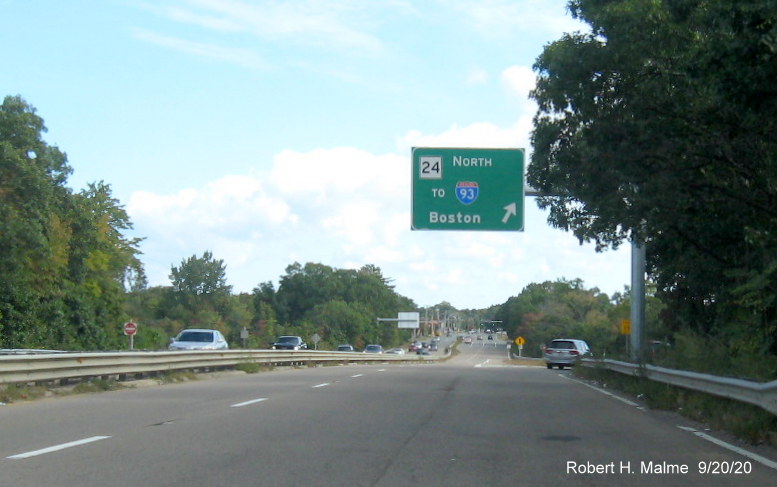 Image of recently placed overhead ramp sign for MA 24 North with I-93 shield on MA 139 East in Stoughton, September 2020