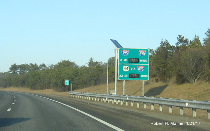 Image of activated Real Time Traffic sign on MA 25 West in Bourne