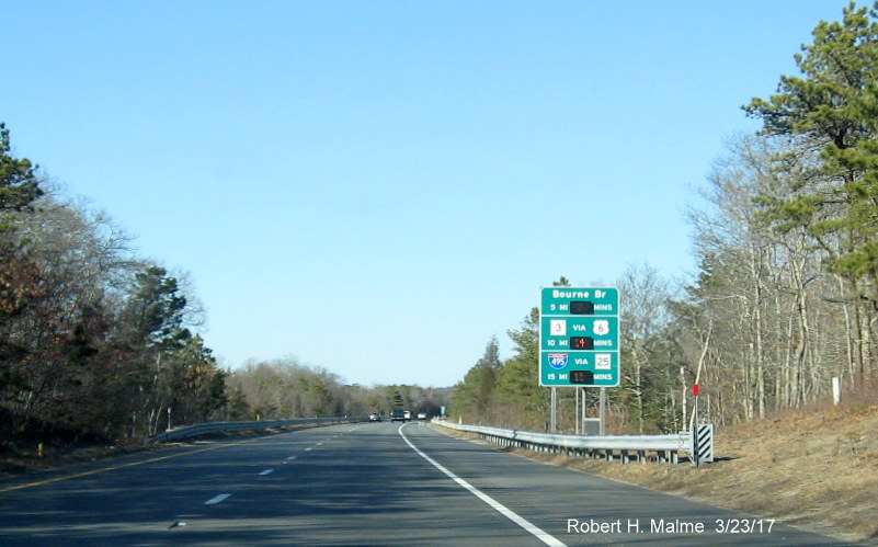 Image of activated Real Time Traffic sign on MA 28 North in Bourne