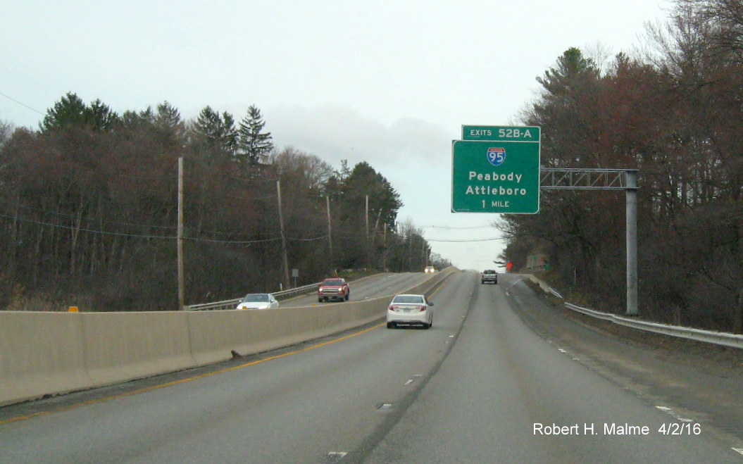 Image of 1-Mile Advance Exit Sign for I-95 on MA 2 East in Concord