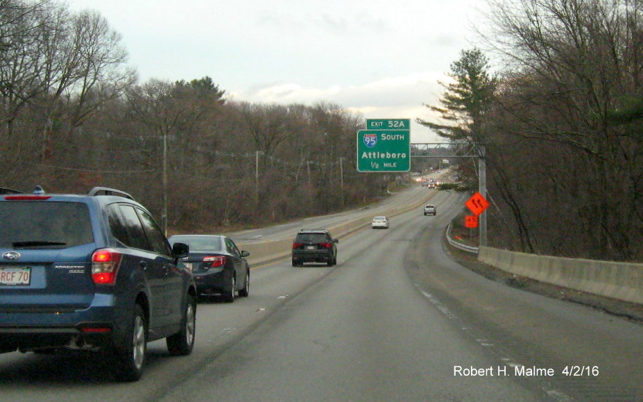 Image of 1/2 mile overhead advance sign for I-95 on MA 2 East in Concord
