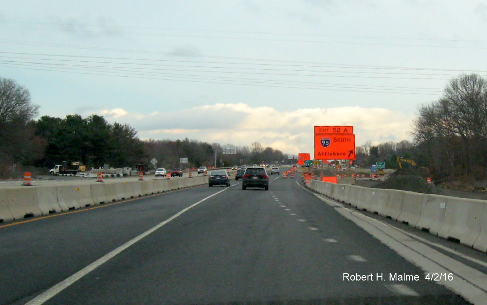 Image of temporary signage in Route 2 bridge construction zone over I-95 in Lexington