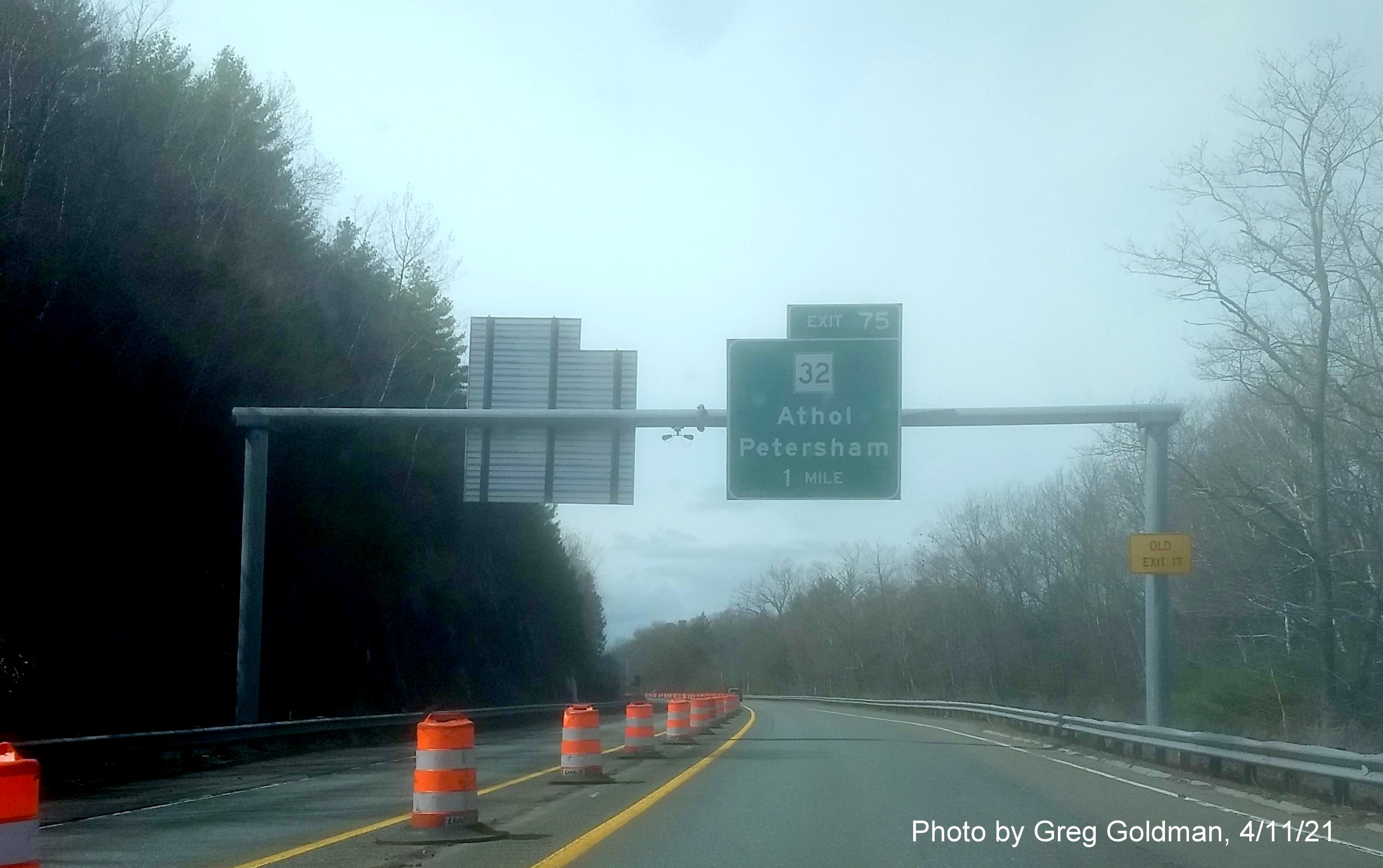 Image of 1 Mile advance sign for MA 32 exit with new milepost based exit number with yellow Old Exit 17 advisory sign on support on MA 2 West in Athol, by Greg Goldman, April 2021