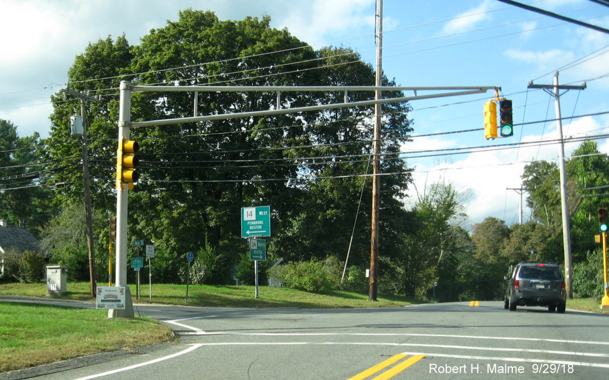 Image of MA 14 guide sign at intersection with MA 3A in Duxbury