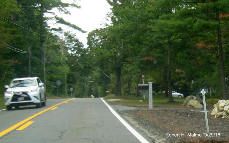 Image of old MassDPW milepost along MA 3A North in Duxbury