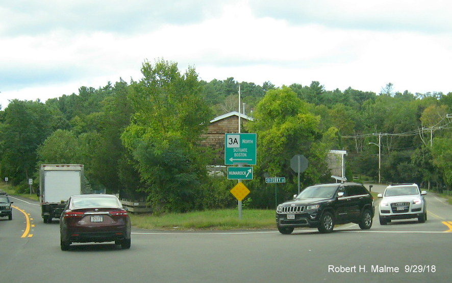 Image of MA 3A North guide sign at intersection in Marshfield