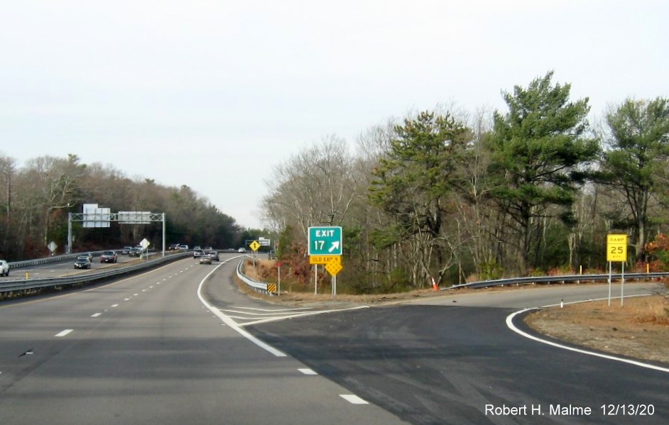 Image of gore sign for Smith Lane exit with new milepost based exit number and yellow Old Exit 8 tab below on MA 3 North in Kingston, December 2020