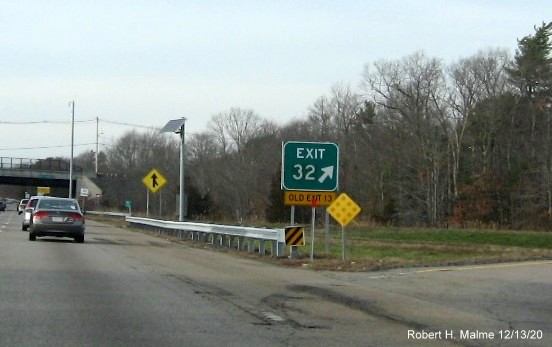 Image of gore sign for MA 53/123 exit with new milepost based exit number and yellow old exit number tab below on MA 3 North in Hanover, December 2020