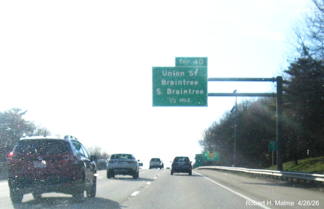 Image of new 1/2 mile advance sign for the Union Street exit on MA 3 North in Braintree, April 
	2026