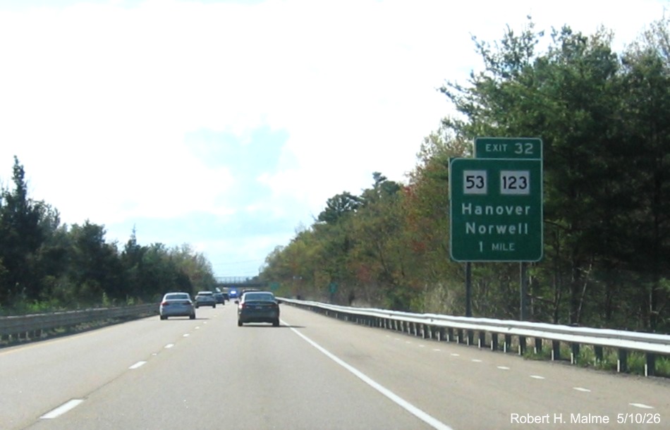 Image of new ground mounted 1 mile advance sign for the MA 53 exit on MA 3 North in Norwell, 
	May 2026