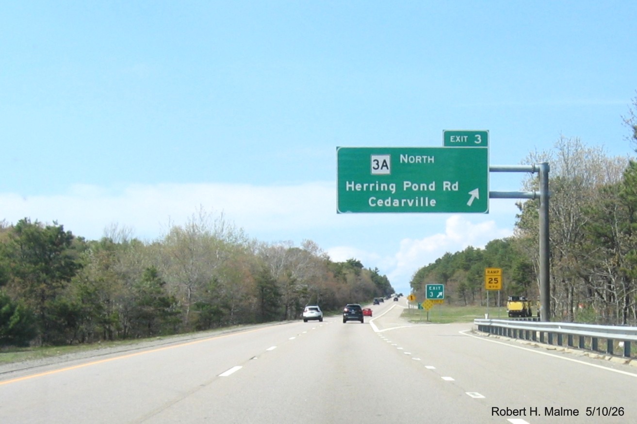Image of new overhead ramp sign for the MA 3A exit on MA 3 North in Plymouth, May 2026
