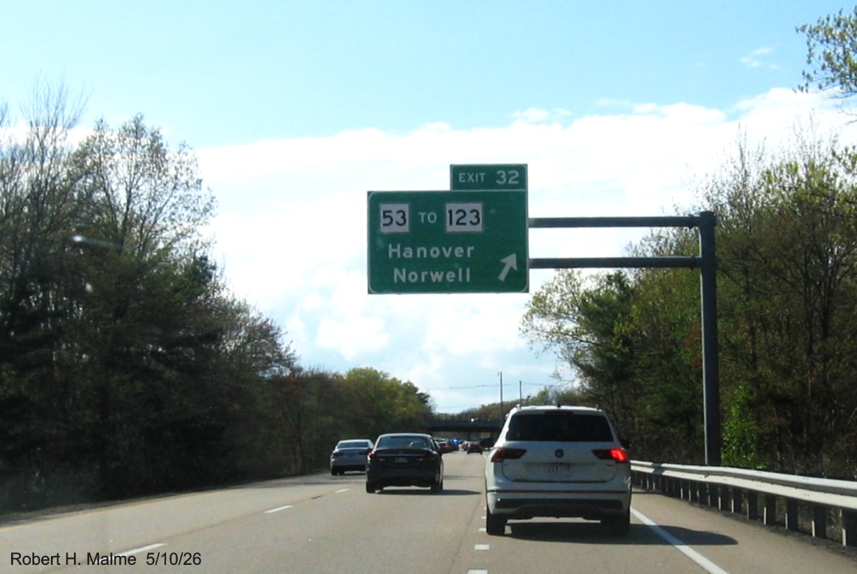 Image of new ground mounted 1 mile advance sign for the MA 53 exit on MA 3 North in Norwell, 
	May 2026