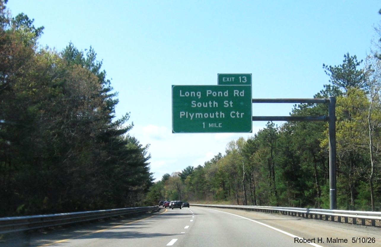Image of new 1 mile advance sign for the Long Pond Road / South Street exit on MA 3 North
	in Plymouth, May 2026