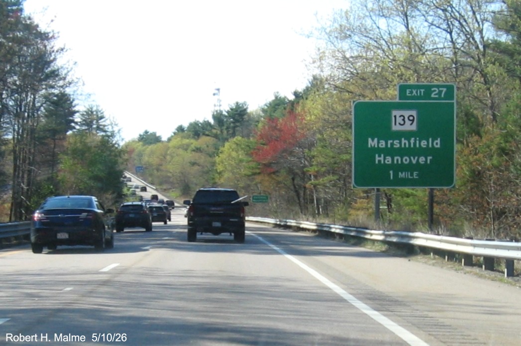 Image of new ground mounted 1 mile advance sign for the MA 139 exit on MA 3 North in Pembroke, 
	May 2026