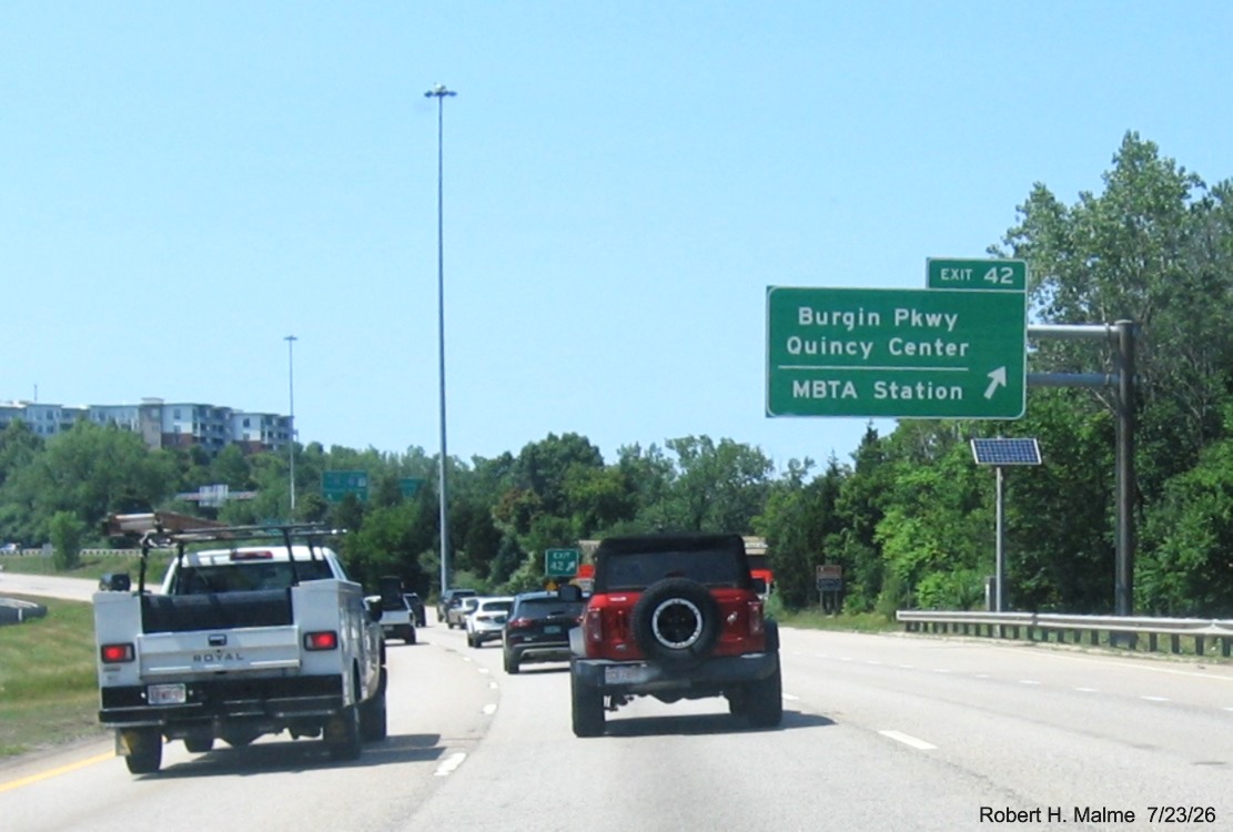 Image of new overhead ramp sign for Burgin Parkway exit in Braintree, July 2026