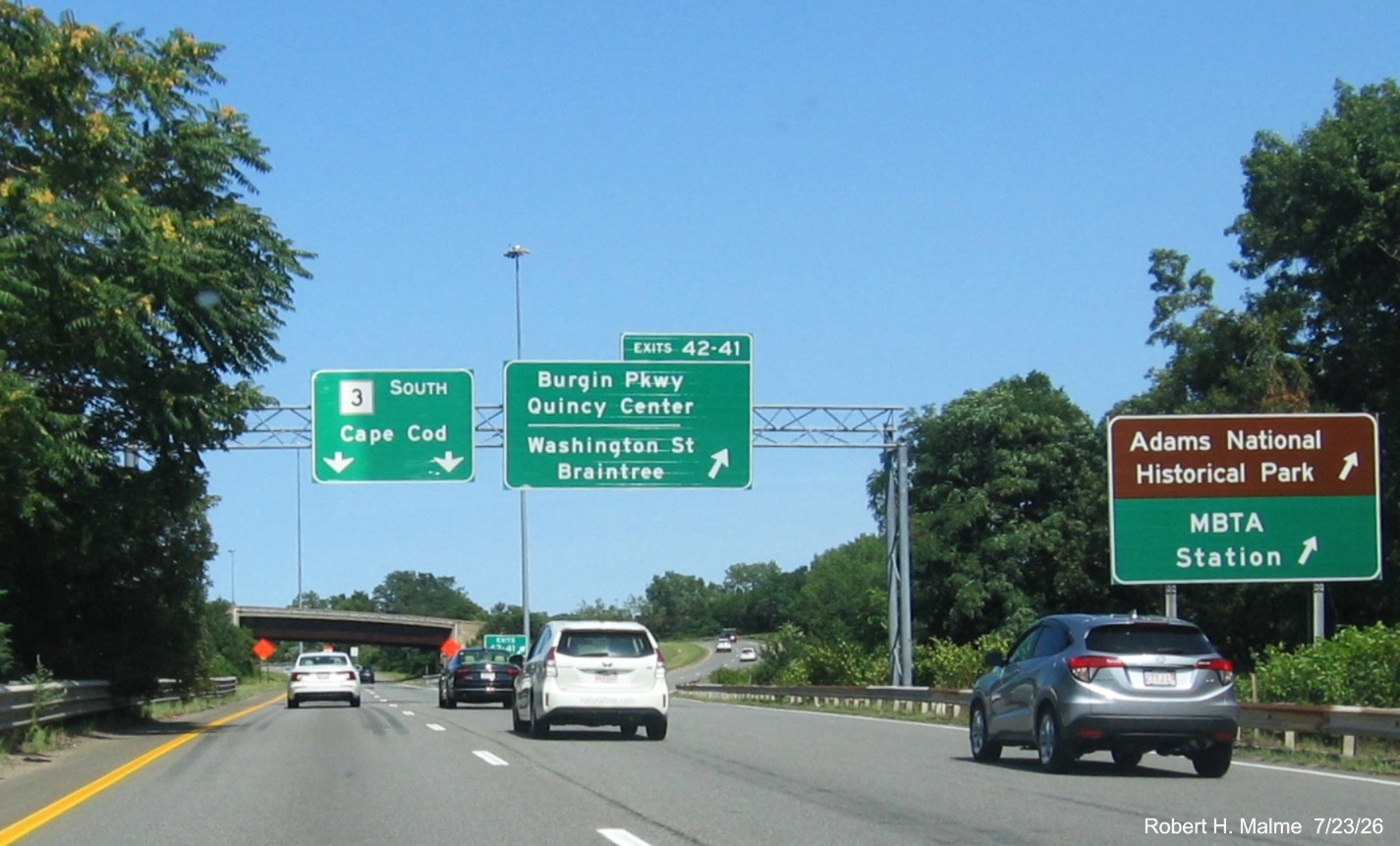 Image of new overhead overhead signage at the ramp for Burgin Parkway/Washington Street at the
	MA 3 South ramp from I-93/US 1 North in Braintree, July 2026