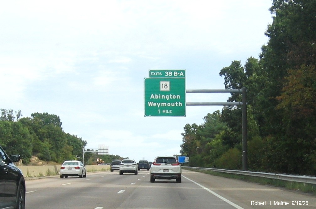 Image of new 3/4 and 1/2 mile advance overhead signs for the MA 18 exits on MA 3 South in 
	Braintree, September 2026