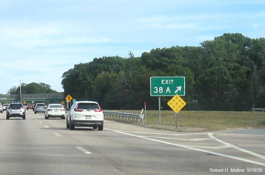 Image of new gore sign at the ramp for the MA 18 North exit on MA 3 South in Weymouth, 
	September 2026